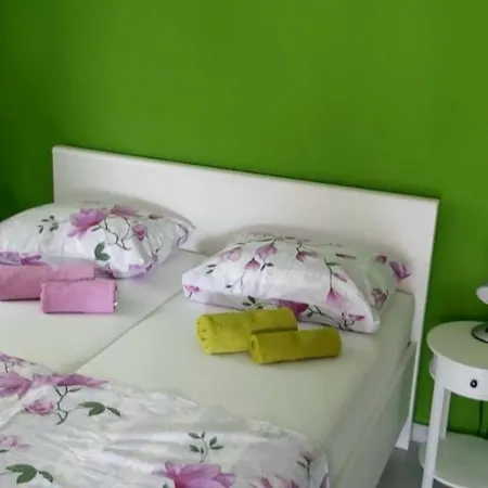 Ella Apartman *