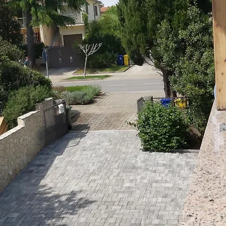Ella Apartman *